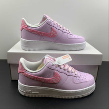 Cargar imagen en el visor de la galería, Air Force 1 Low Pink Paisley FD1448-664
