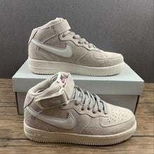 Cargar imagen en el visor de la galería, Air Force 1 07 Mid White Gray Metallic Silver AA1118-005
