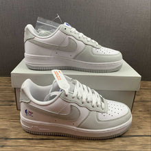 Cargar imagen en el visor de la galería, NBA x Air Force 1 07 Low White Gray Red AA6902-201
