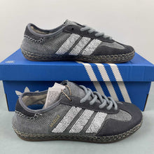 Cargar imagen en el visor de la galería, Clot x Adidas Gazelle Halo Ivory IH3144
