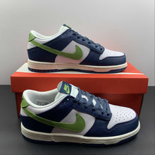 Cargar imagen en el visor de la galería, SB Dunk Low Dark Blue Grey Mean Green White 309431-031
