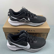 Cargar imagen en el visor de la galería, Nike React Pegasus Trail 5 Black White DV3864-001
