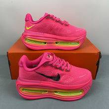 Cargar imagen en el visor de la galería, Nike Vomero Premium Plum Red FN8453-013
