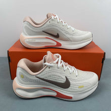 Cargar imagen en el visor de la galería, Nike Journey Run Sail Pink Brown IB4663-121
