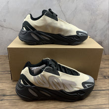 Cargar imagen en el visor de la galería, Adidas Yeezy Boost 700 MNVN Beige Black FY3729
