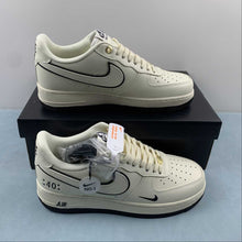 Cargar imagen en el visor de la galería, Air Force 1 07 Low Cream Black Metallic Gold DQ7658-108
