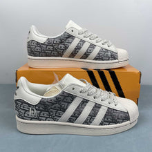 Cargar imagen en el visor de la galería, Adidas Superstar x Dior HS3080
