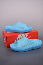 Cargar imagen en el visor de la galería, Nike ReactX Rejuven8 Slide Dusty Cactus Metallic Silver Game Royal HV4479-300

