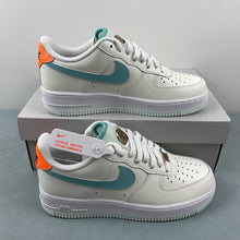 Cargar imagen en el visor de la galería, Air Force 1 07 Low Be The One Sail Green Frost White HM3728-131
