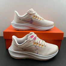 Cargar imagen en el visor de la galería, Air Zoom Pegasus 39 Soft Pink White DO9483-600
