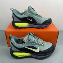 Cargar imagen en el visor de la galería, Nike Zoom Vomero 18 GTX Seaweed Cannon Volt Barely Volt HQ7001-300
