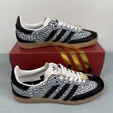 Cargar imagen en el visor de la galería, Adidas Samba OG Year Of The Hourse Blue JR8742
