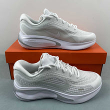 Cargar imagen en el visor de la galería, Nike Journey Run White Pure Platinum Metallic Silver FJ7765-102
