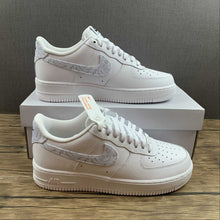 Cargar imagen en el visor de la galería, Air Force 1 Low White Paisley Grey Fog DJ9942-100
