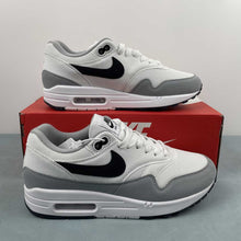 Cargar imagen en el visor de la galería, Air Max 1 Essential White Pure Platinum Black FZ5808-102
