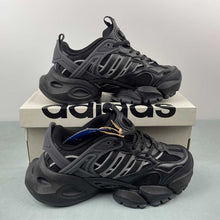 Cargar imagen en el visor de la galería, Adidas XLG Runner Deluxe Black Grey JR3086
