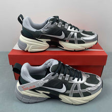 Cargar imagen en el visor de la galería, Nike V2k Run Vintage Green Mineral Spruce HJ4497-300
