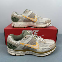 Cargar imagen en el visor de la galería, Zoom Vomero 5 Pale Ivory Laser Orange FQ6868-181
