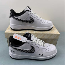 Cargar imagen en el visor de la galería, Air Force 1 07 Low DIOR White Black DR6239-837
