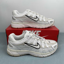 Cargar imagen en el visor de la galería, Nike P-6000 Summit White Light Bone Phantom Summit White HF4898-121
