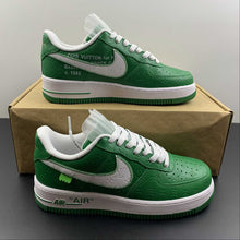 Cargar imagen en el visor de la galería, Louis Vuitton x Air Force 1 Green Embossing MS0232
