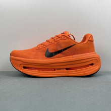 Cargar imagen en el visor de la galería, Nike Vomero Premium Red Orange Black HQ2050-660
