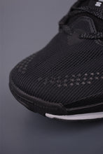 Cargar imagen en el visor de la galería, Nike Reactx Pegasus Trail 5 AGC Black and White HV8121-001

