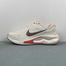 Cargar imagen en el visor de la galería, Nike Journey Run Sail Pink Brown IB4663-121
