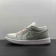 Cargar imagen en el visor de la galería, Air Jordan 1 Low SE Lt Iron Ore White Atmosphere DQ6076-001
