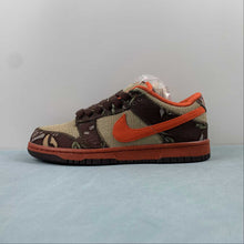 Cargar imagen en el visor de la galería, Dunk Low Pro Sb Reese Forbes Orange Burlap Natural Blaze 304292-281
