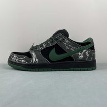 Cargar imagen en el visor de la galería, There Skateboards x SB Dunk Low Black Gorge Green White HF7743-001
