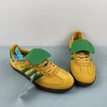 Cargar imagen en el visor de la galería, Adidas Samba OG Yellow Green Blue Gum IE9165
