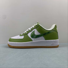 Cargar imagen en el visor de la galería, Air Force 1 07 Low Green White Gum PF9055-777
