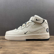 Cargar imagen en el visor de la galería, Air Force 1 07 Mid Brooklyn New York White Black NT2969-013
