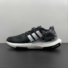 Cargar imagen en el visor de la galería, Adidas Day Jogger Boost Core Black Cloud White FX6169
