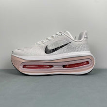 Cargar imagen en el visor de la galería, Nike Vomero Premium White Black Orange FN8453-020
