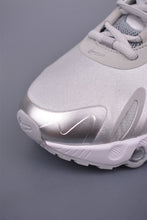 Cargar imagen en el visor de la galería, Air Max Dn8 Metallic Silver HF5509-002
