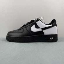 Cargar imagen en el visor de la galería, Air Force 1 07 Low Black White HF9096-001
