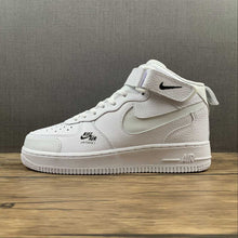 Cargar imagen en el visor de la galería, Air Force 1 07 Mid Premium White Black CU3088-606
