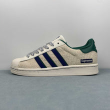 Cargar imagen en el visor de la galería, Adidas Superstar x Supreme HS3070
