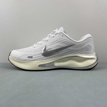 Cargar imagen en el visor de la galería, Nike Journey Run White Metallic Silver FJ7765-104
