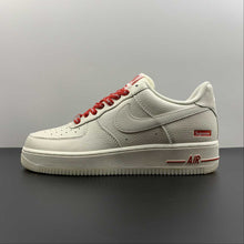 Cargar imagen en el visor de la galería, Supreme x Air Force 1 07 Low Beige Red SU0220-001
