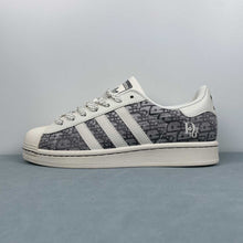 Cargar imagen en el visor de la galería, Adidas Superstar x Dior HS3080
