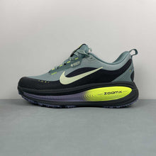 Cargar imagen en el visor de la galería, Nike Zoom Vomero 18 GTX Seaweed Cannon Volt Barely Volt HQ7001-300
