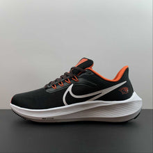 Cargar imagen en el visor de la galería, Air Zoom Pegasus 39 Black Team Orange White DR1971-001
