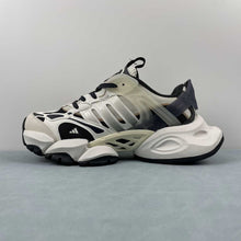 Cargar imagen en el visor de la galería, Adidas XLG Runner Deluxe Beige Black JR0577
