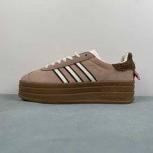 Cargar imagen en el visor de la galería, Adidas Gazelle Bold Wonder Quartz Core Black Core Black IE0429

