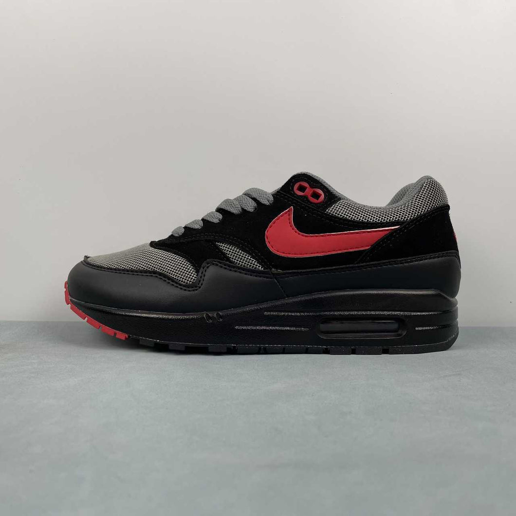 Air Max 1 Essential Vamps Black University Red FZ5808-008