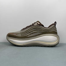 Cargar imagen en el visor de la galería, Nike Zoom Vomero PLUS Caldera Brown Dark Field Brown IO4482-001
