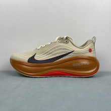 Cargar imagen en el visor de la galería, Nike Zoom Vomero PLUS Running Poets IM6679-258
